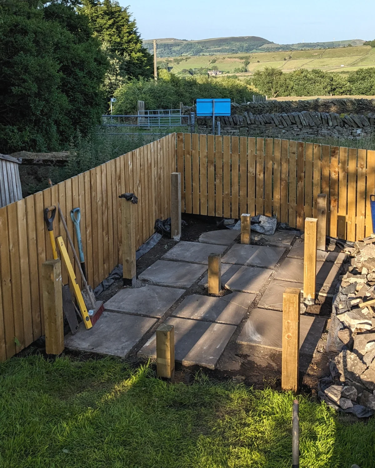 Sprucen_decking-photo-03-website-card