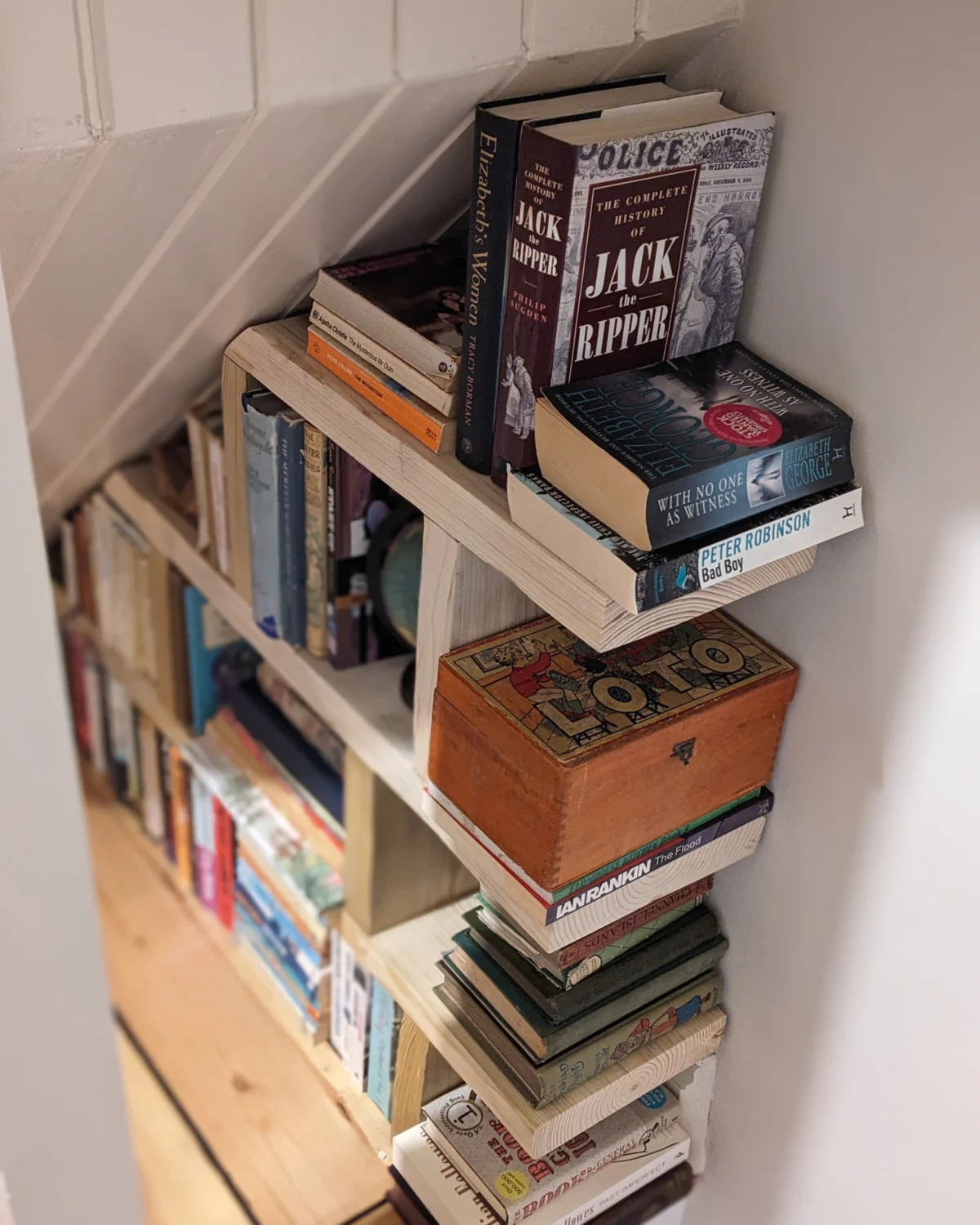 Sprucen_under-stair-shelving-photo-04-website-card